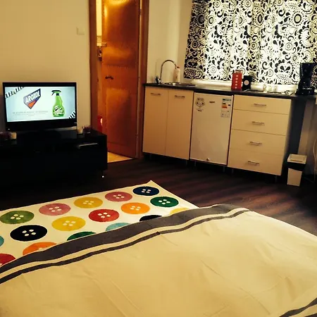 One O'clock Studio - Old Town Appartamento *